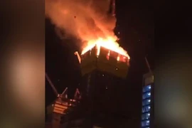 Cao ốc 88 tầng tại Kazakhstan bốc cháy dữ dội