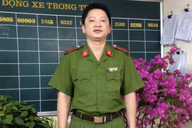 Xe 'biển xanh' chắn gió cho xe máy trên cầu Bãi Cháy gây 'bão mạng'
