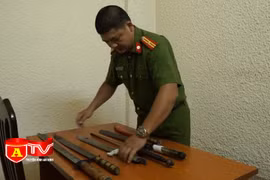 Hà Nội: Bắt giữ nhóm đối tượng tàng trữ vũ khí và ma tuý trái phép