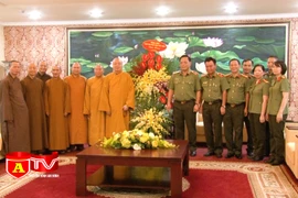 Các chức sắc tôn giáo thăm, chúc mừng Công an Hà Nội
