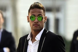 Siêu sao của Barcelona, Neymar nguy cơ bị kết án tù 2 năm vì trốn thuế