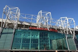 Fan cuồng M.U ngủ trong nhà vệ sinh để xem đại chiến Arsenal