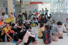 Đề xuất cổ phần hóa để hạn chế tiêu cực ở bệnh viện công