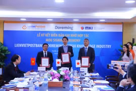 Thí điểm thanh toán tiền lương qua Ví Việt