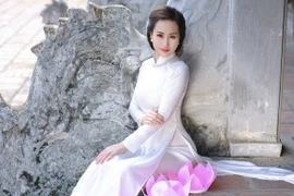 Nhan sắc khó tin của cây bút nữ gây xôn xao cộng đồng mạng