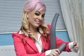 Người đẹp mắc bệnh sạch sẽ thái quá