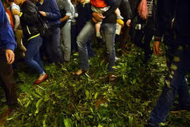 Thiếu văn hóa thiếu cả tự trọng!