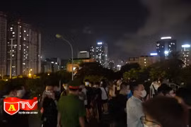 Xử phạt 42 triệu đồng 21 trường hợp tụ tập trên cầu vượt Hồ Tùng Mậu