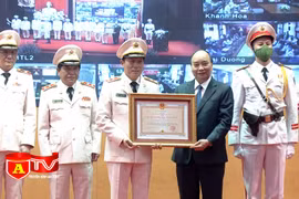 Lực lượng An ninh nhân dân đón nhận Huân chương Bảo vệ Tổ quốc hạng Nhất