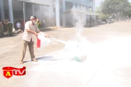 Nâng cao nghiệp vụ PCCC & CNCH cho lực lượng phòng cháy, chữa cháy ở cơ sở