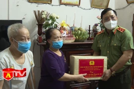 Tri ân các gia đình thương binh, liệt sĩ