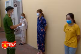 Khởi tố nhân viên quán karaoke bán ma tuý cho khách