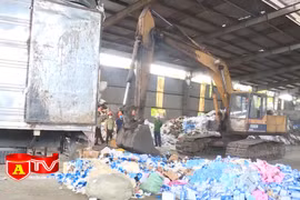 Tiêu huỷ 18 tấn hàng hóa là tang vật vi phạm hành chính bị tịch thu