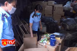 Tạm giữ hơn 11.500 sản phẩm hóa mỹ phẩm không hóa đơn, chứng từ