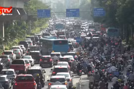 Cục CSGT sẽ đề xuất thí điểm thu nhỏ làn ô tô, dành riêng làn đường cho xe máy