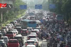 Cục CSGT sẽ đề xuất thí điểm thu nhỏ làn ô tô, dành riêng làn đường cho xe máy