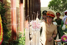 Đợt sinh hoạt chính trị rộng khắp trong phụ nữ Công an Thủ đô