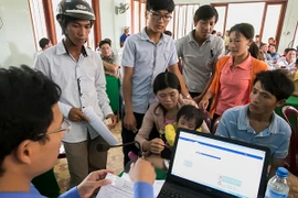 Huyện đảo đầu tiên đổi giấy phép lái xe không phải vào đất liền