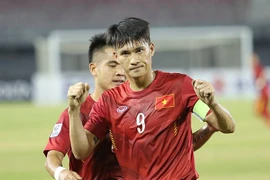 Thiếu người từ phút thứ 7, ĐT Việt Nam vẫn thắng Campuchia