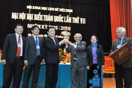 Mở cánh cửa cho dân tộc đến với các nền văn minh nhân loại