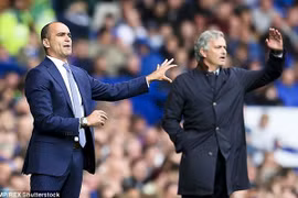 Tranh giành phát biểu, Mourinho mắng nhiếc Martinez