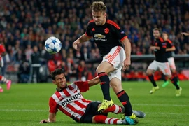 "Hung thần" Moreno vào bệnh viện thăm hỏi Luke Shaw