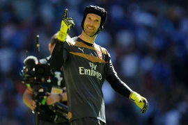 Mourinho nói gì khi Cech trở lại Stamford Bridge