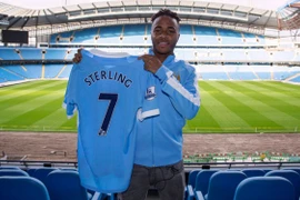 Mua ít cầu thủ hơn, Premier League vẫn lập kỷ lục chi tiêu