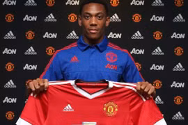 Giật mình với cậu bé "bom tấn" của M.U