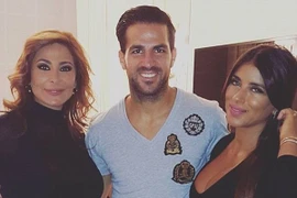 Ăn mừng Chelsea trở lại, Fabregas khoản đãi ca sỹ nổi tiếng