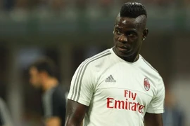 Vừa trở về AC Milan, "siêu quậy" Balotelli lại gây scandal