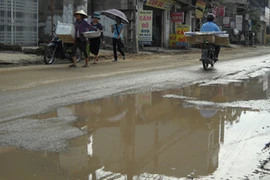 Mong con đường nhanh được sửa lại 