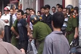 Vẫn nóng bỏng tình trạng chống người thi hành công vụ