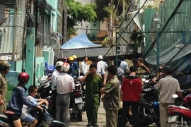 Sập cần cẩu đè vào trường mầm non, nhiều học sinh thoát chết trong gang tấc