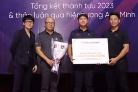 Golfer tuổi teen Nguyễn Anh Minh nhận học bổng 1,6 tỷ đồng