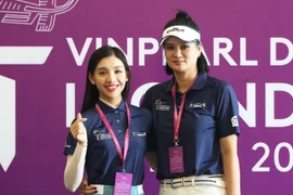 Hoa khôi bóng chuyền Kim Huệ rạng rỡ ở giải golf tâm điểm Nha Trang