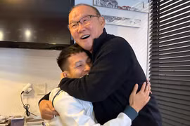 HLV Park phấn khởi gặp lại Hùng Dũng, Văn Toàn ở Hàn Quốc