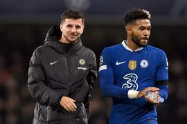 Mất 2 ngôi sao đến hết mùa, tình hình Chelsea thêm bi đát