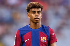 'Thần đồng' 16 tuổi của Barca lên tuyển Tây Ban Nha