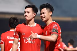 Thắng đậm SLNA, Viettel FC leo lên thứ 7 trên BXH