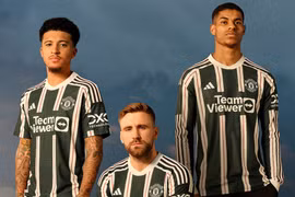 MU ra mắt áo đấu mới như áo Newcastle, bị chê hết lời