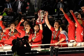 Vô địch cúp Liên đoàn, HLV Ten Hag có danh hiệu đầu tiên cùng MU