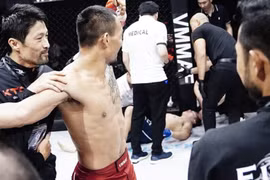 Xem Quang Lộc ra đòn hạ đẹp Lý Tiểu Long chỉ sau hơn 3 phút