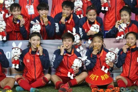Tuyển nữ góp HCV thứ 124, đoàn Việt Nam xây chắc ngôi đầu