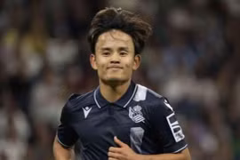 Xem ngôi sao Nhật Bản 'xỏ kim' làm bẽ mặt Toni Kroos