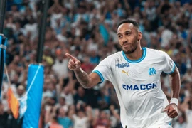 Rời Chelsea, Aubameyang ghi bàn 'như máy'