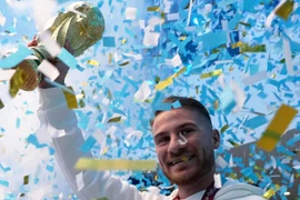 Cầu thủ vô địch World Cup 2022 được chào đón hoành tráng khi trở lại Brighton