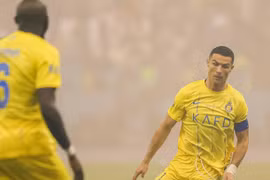 Đội bóng của Ronaldo thảm bại, thất thế đua vô địch