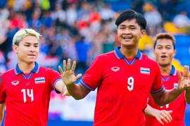 Thắng Lào nhanh gọn, U22 Thái Lan vào bán kết SEA Games 32