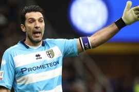 Buffon giải nghệ ở tuổi 45